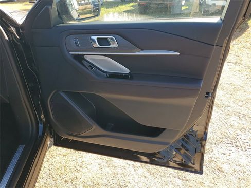 New 2026 Ford Explorer Platinum image 36