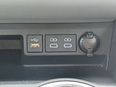 Used 2023 Toyota Highlander LE FWD image 24