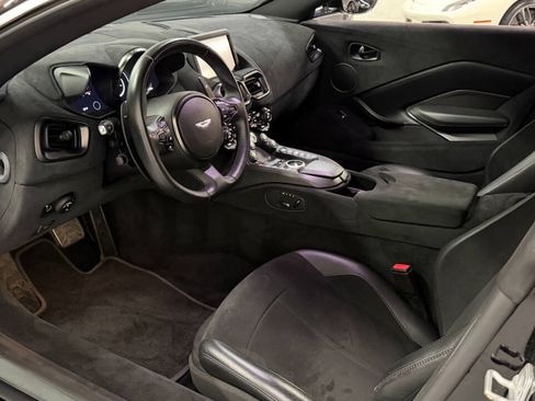 Used 2019 Aston Martin V8 Vantage Coupe RWD image 38