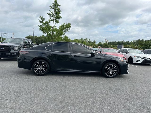 Used 2021 Toyota Camry SE FWD image 6
