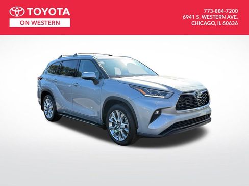 New 2025 Toyota Highlander Limited image 8