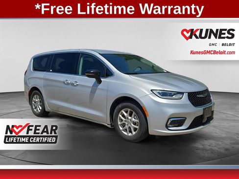 Used 2024 Chrysler Pacifica Touring-L FWD image 1
