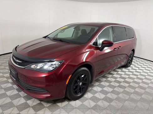 Used 2019 Chrysler Pacifica LX FWD image 9