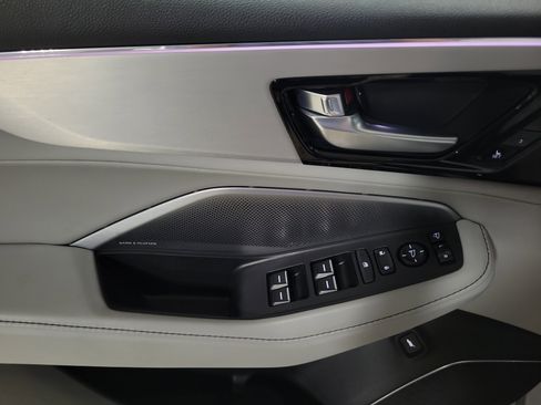 Used 2025 Acura MDX SH-AWD w/ Technology Package image 25