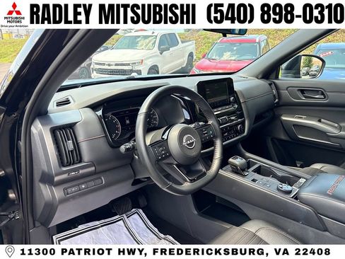 Used 2023 Nissan Pathfinder Rock Creek AWD/4WD image 4