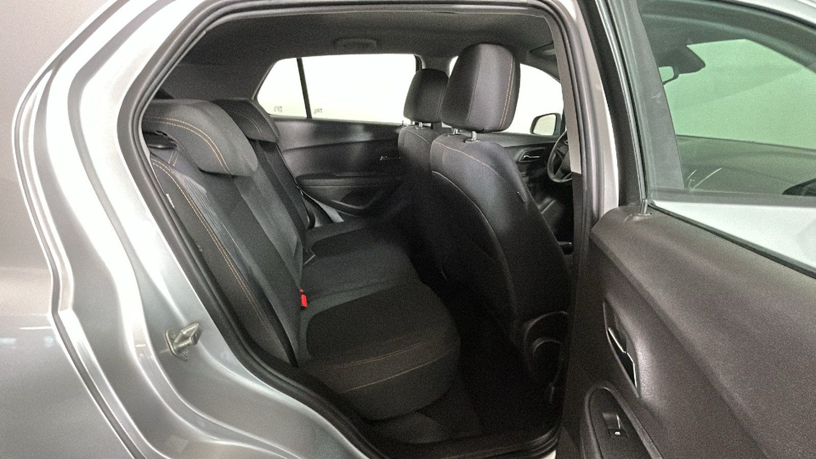 Used 2018 Chevrolet Trax LS FWD image 31