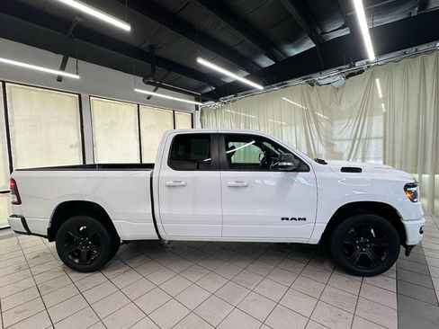 Used 2022 RAM 1500 Big Horn w/ Night Edition AWD/4WD image 3