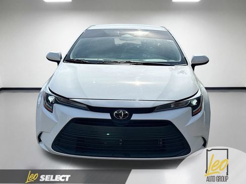 Used 2024 Toyota Corolla LE FWD image 2