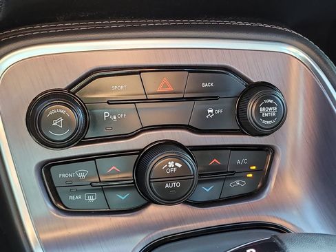 Used 2016 Dodge Challenger SXT Plus RWD image 23