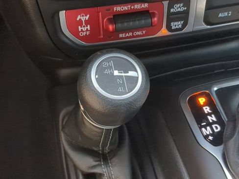 Used 2024 Jeep Wrangler Unlimited Rubicon AWD/4WD image 27