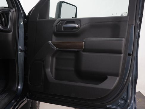 Used 2021 Chevrolet Silverado 1500 RST AWD/4WD image 11