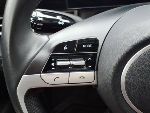 Used 2023 Hyundai Elantra Limited image 22