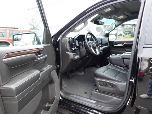 Used 2024 GMC Sierra 1500 Elevation image 12