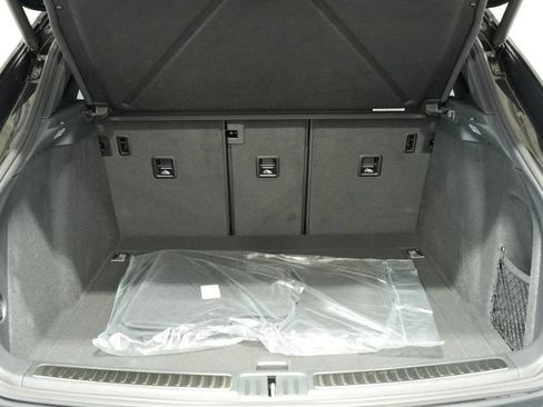 Used 2025 Porsche Macan image 28