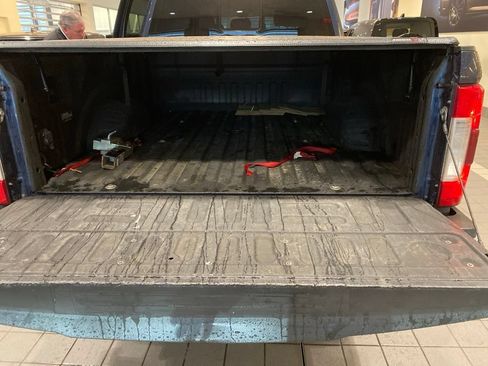 Used 2019 Ford F350 XLT w/ XLT Premium Package AWD/4WD image 13