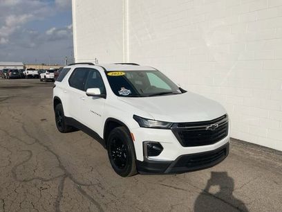 Used 2023 Chevrolet Traverse LT