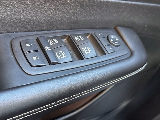 Used 2026 Chrysler Pacifica Select FWD image 17