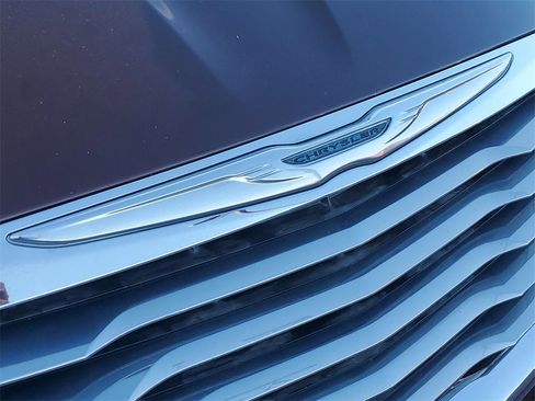 Used 2012 Chrysler 200 Limited image 26