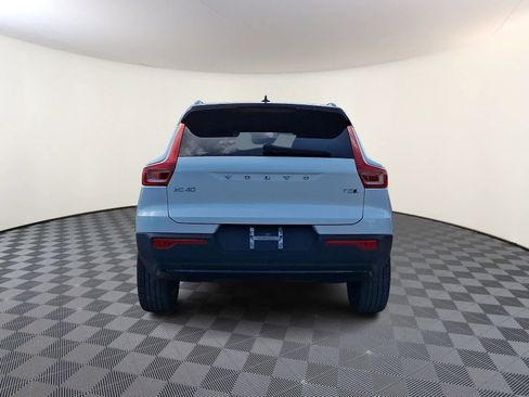 Used 2022 Volvo XC40 T5 R-Design w/ Climate Package AWD/4WD image 6