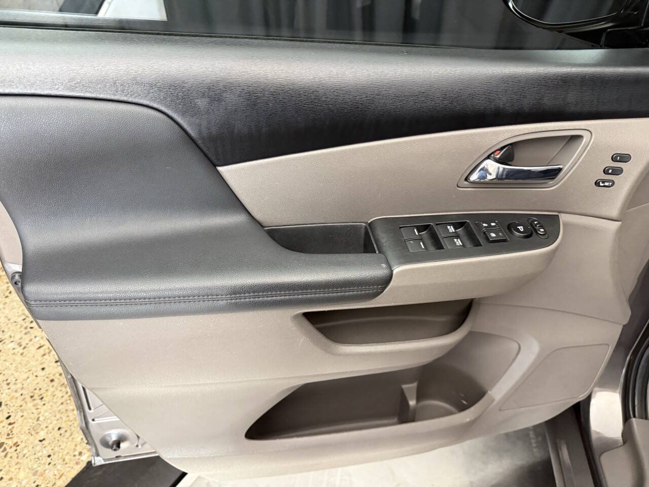 Used 2014 Honda Odyssey Touring image 14