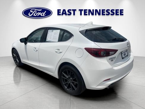Used 2018 MAZDA MAZDA3 Grand Touring w/ Premium Equipment Package FWD image 5