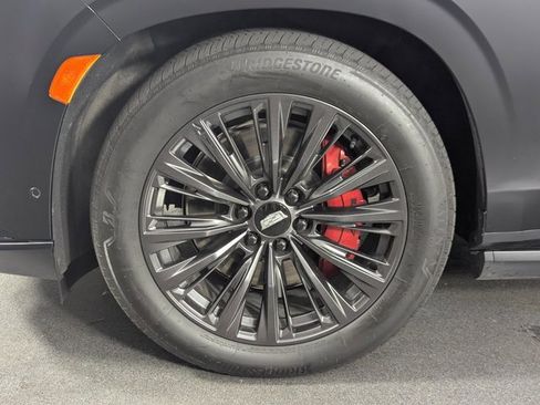 Used 2023 Cadillac Escalade V image 8