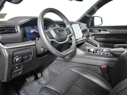 Used 2024 Jeep Wagoneer Series II w/ Flexible Seating Group AWD/4WD image 24