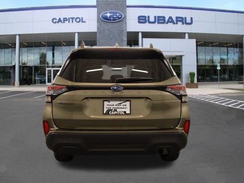 Used 2025 Subaru Forester Premium AWD/4WD image 4