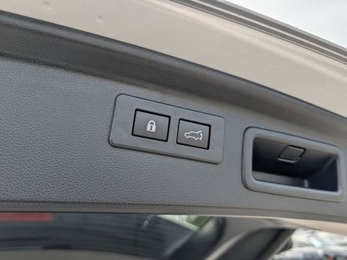 Used 2025 Subaru Forester Wilderness w/ Convenience Package AWD/4WD image 30