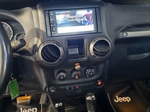 Used 2018 Jeep Wrangler Sport image 25