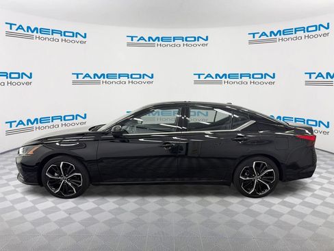 Used 2024 Nissan Altima 2.5 SR FWD image 2