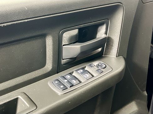 Used 2019 RAM 1500 Express AWD/4WD image 16