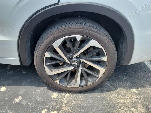 Used 2024 Mitsubishi Outlander SEL FWD image 5