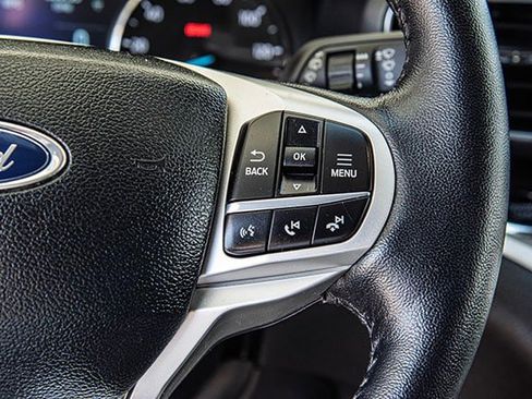 Used 2023 Ford Explorer XLT w/ Equipment Group 202A image 10