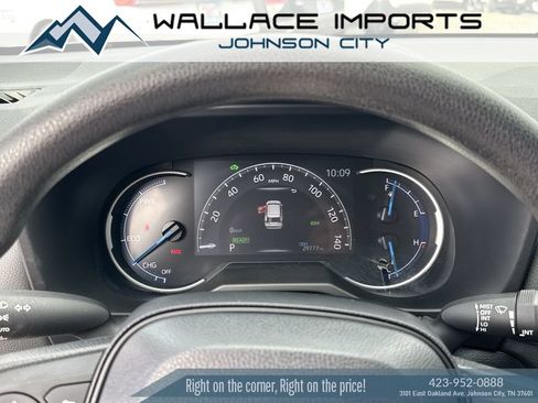 Used 2023 Toyota RAV4 XLE AWD/4WD image 32