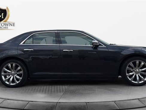 Used 2017 Chrysler 300 C w/ Safetytec Plus Group RWD image 6