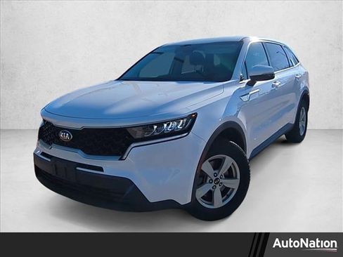 Used 2021 Kia Sorento LX image 1