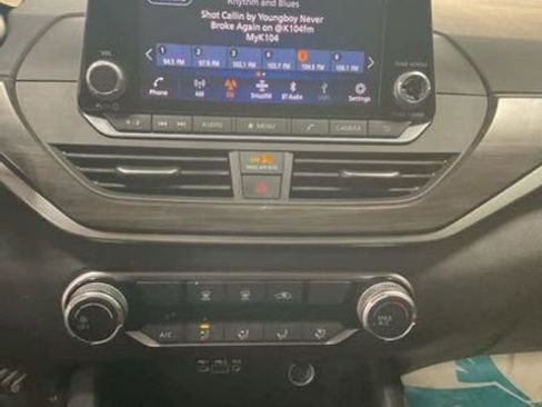 Used 2023 Nissan Altima 2.5 SV image 12