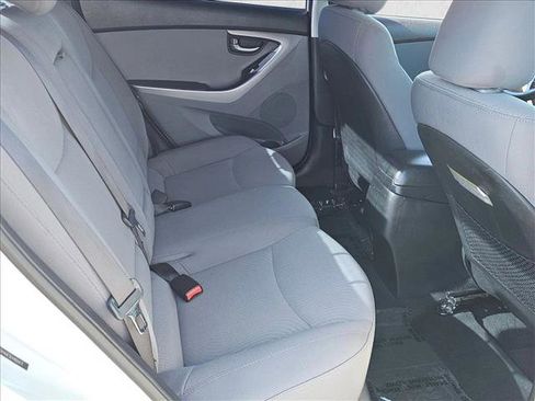 Used 2014 Hyundai Elantra SE image 16