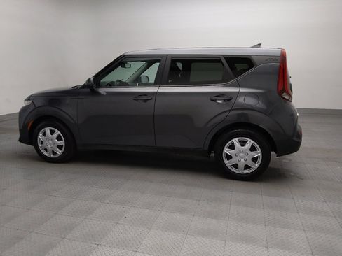 Used 2021 Kia Soul LX image 3
