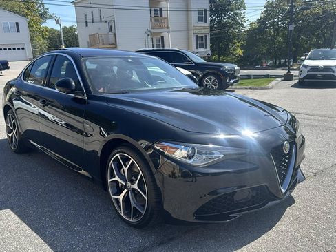 Used 2019 Alfa Romeo Giulia AWD w/ Cold Weather Package image 5
