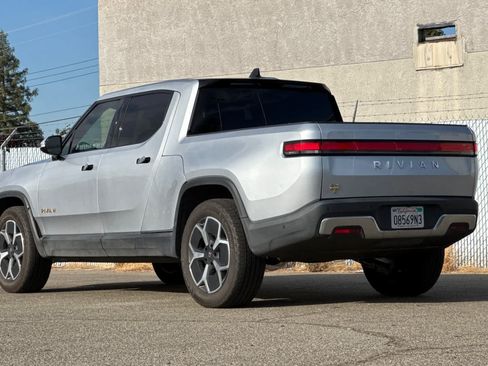 Used 2022 Rivian R1T Adventure AWD/4WD image 5