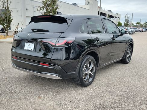 Certified 2024 Honda HR-V EX-L image 6