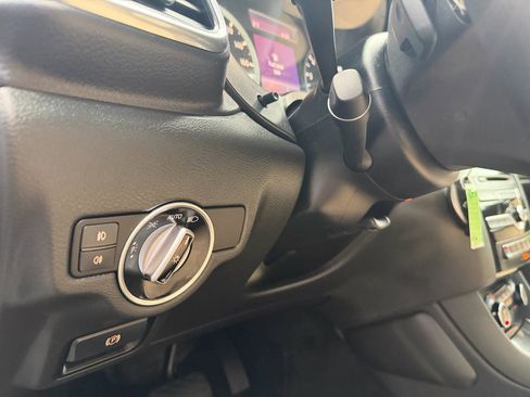 Used 2018 INFINITI QX30 Premium w/ Navigation Package AWD/4WD image 20
