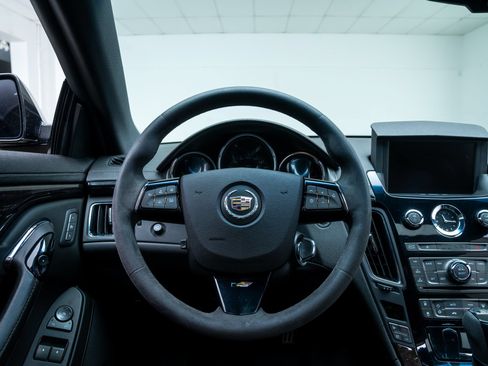 Used 2011 Cadillac CTS V RWD image 12