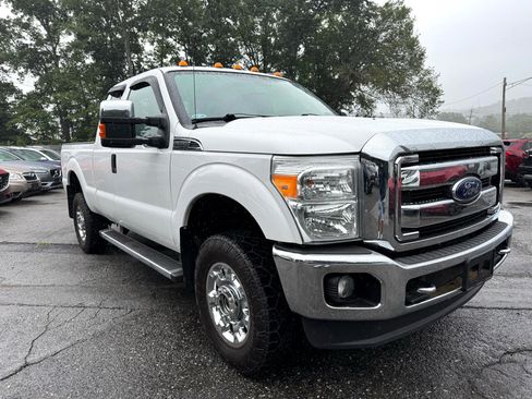 Used 2016 Ford F250 XLT w/ XLT Premium Package image 3