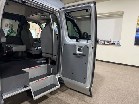 Used 2014 Ford E-250 and Econoline 250 Extended w/ Power Group image 25