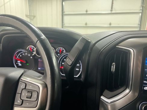 Used 2022 Chevrolet Silverado 1500 LT w/ Z71 Off-Road Package AWD/4WD image 16