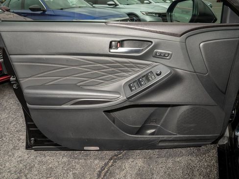 Used 2021 Toyota Avalon Limited w/ Advanced Safety Package image 12