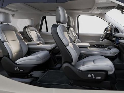 New 2025 Lincoln Navigator L Reserve AWD/4WD image 6